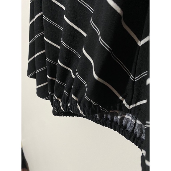 Express One Eleven black/white striped bell sleeve cropped blouse XS - Picture 4 of 7
